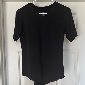 ZYIA Black Short Sleeve Tee with Relaxed Fit and Curved Hem